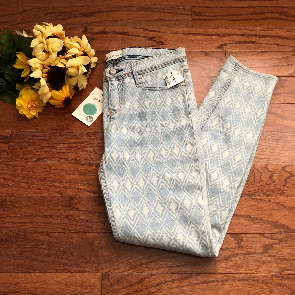 NWT Roxy Light Wash Diamond Pattern Size 7 / 28 - Picture 2 of 4
